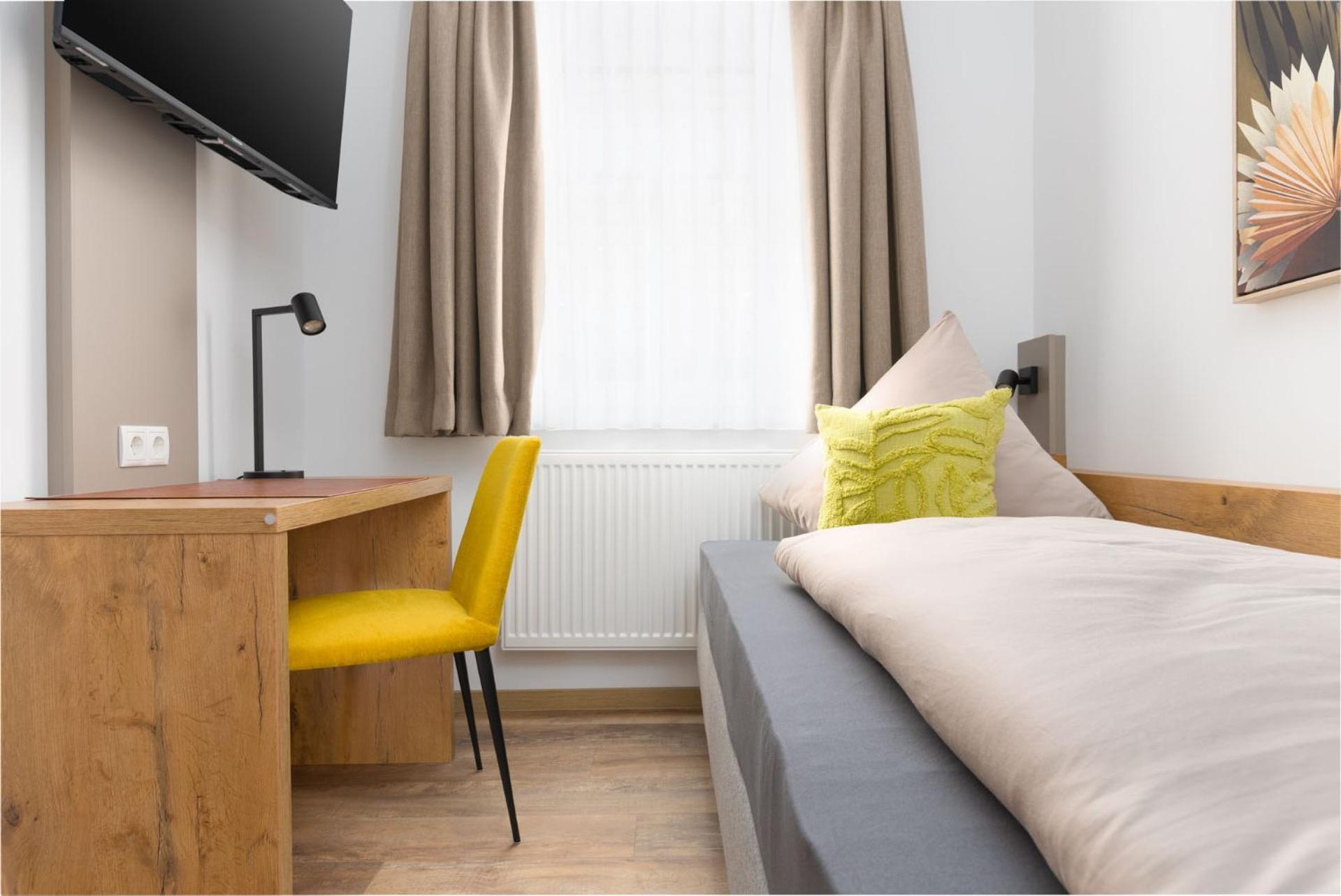 Hotel Zur Traube Uffenheim ภายนอก รูปภาพ