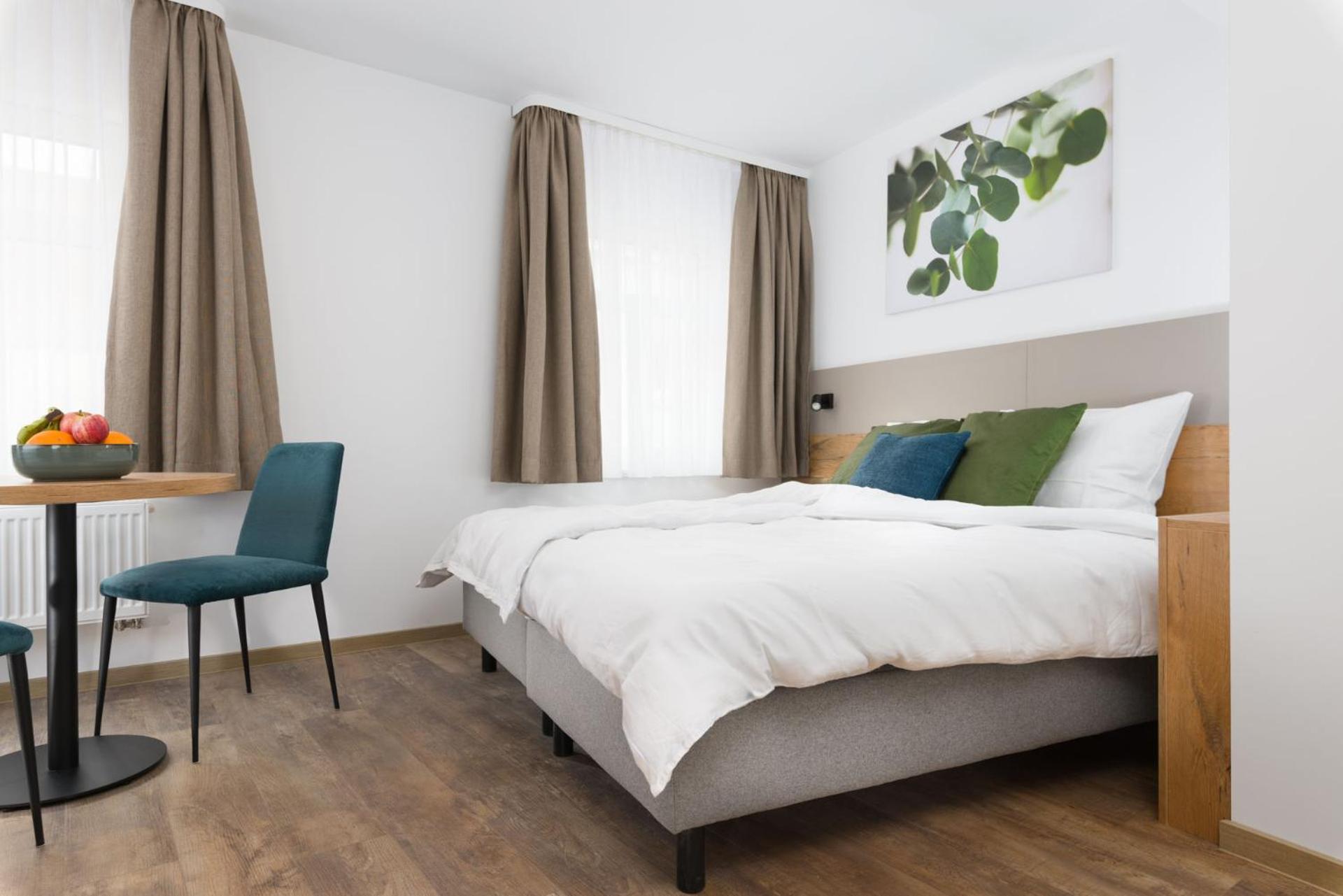 Hotel Zur Traube Uffenheim ภายนอก รูปภาพ