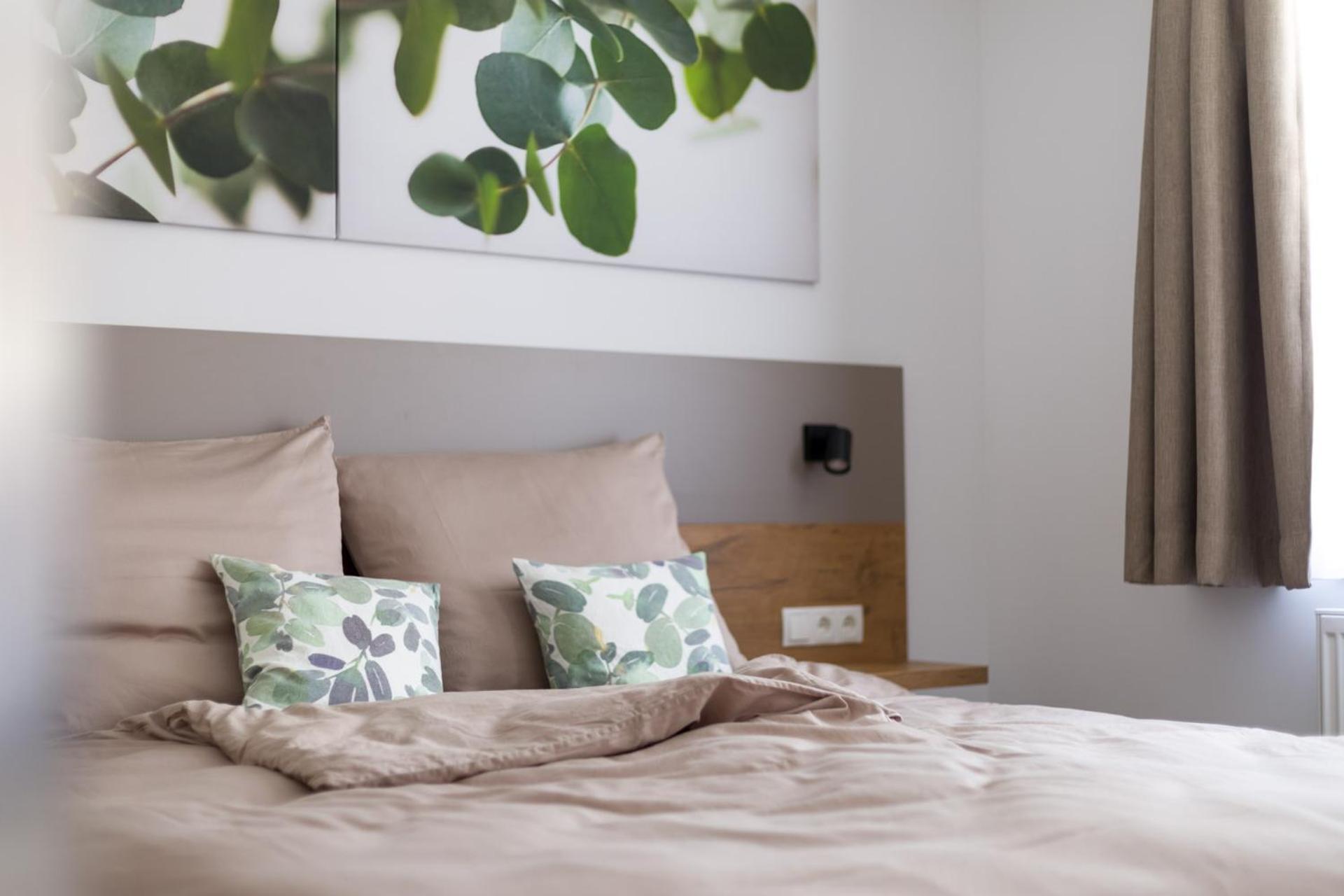 Hotel Zur Traube Uffenheim ภายนอก รูปภาพ